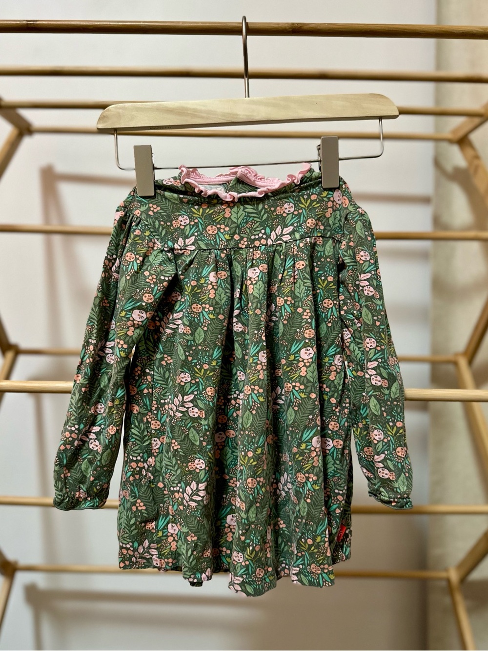 Magnetic Me Long Sleeve
Bamboo Floral Green Dress
Size 18-24 Months